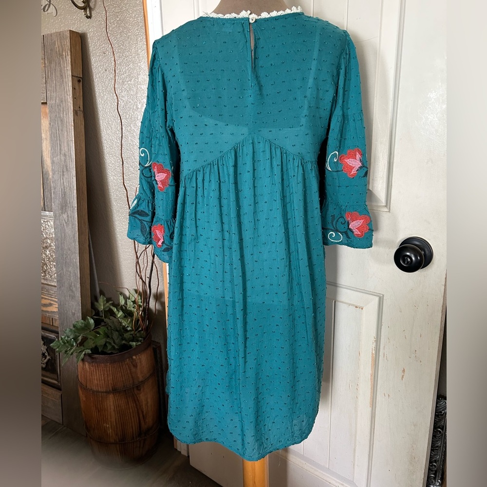 Dress - Picture 2 of 5